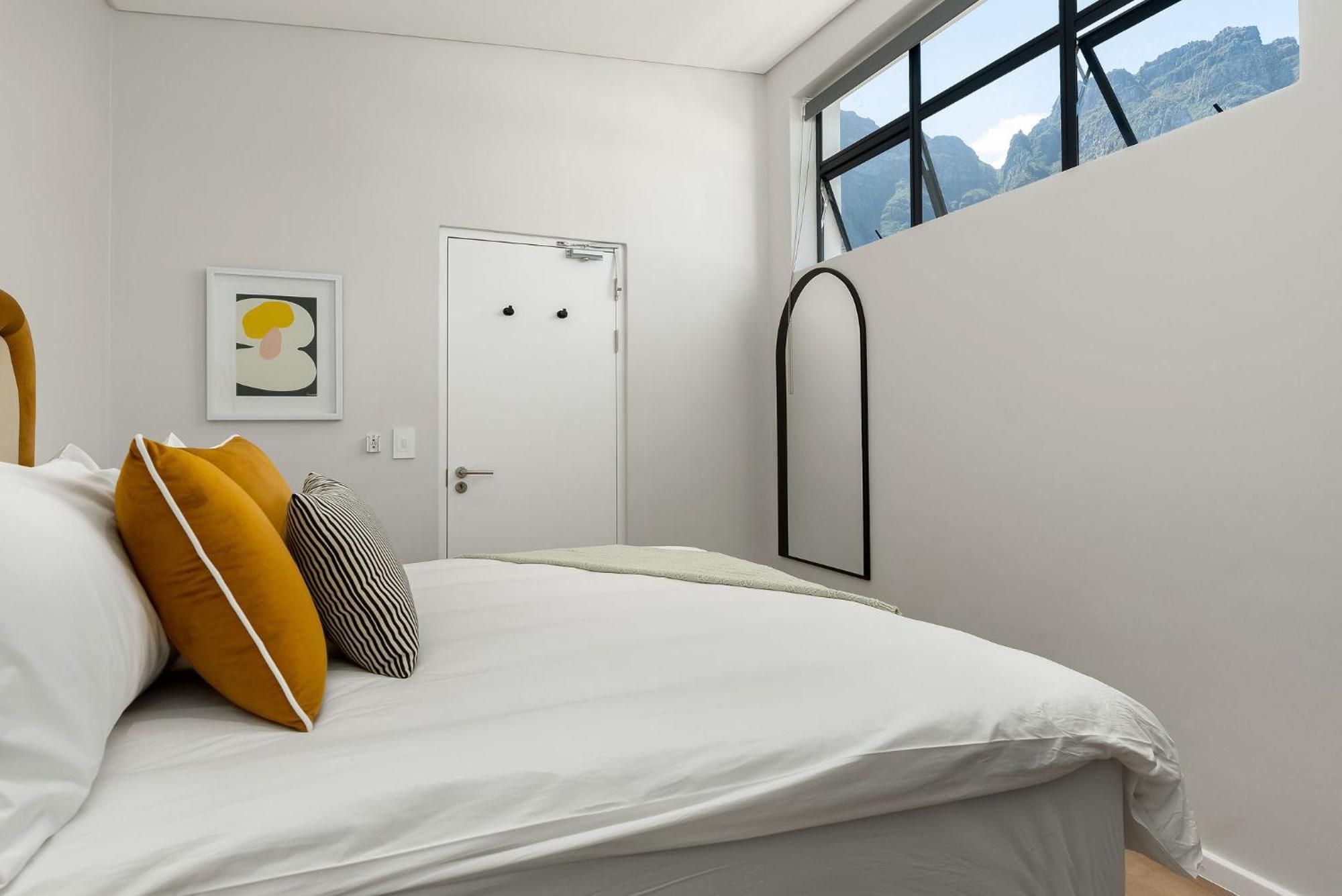 Neighbourgood 1St Crescent Camps Bay Otel Cape Town Oda fotoğraf